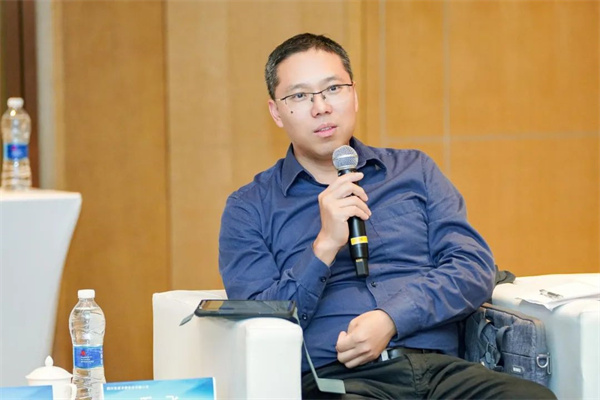 “Li+學社”高端對話：警惕全球化機遇下，鋰電企業的出海挑戰和技術迭代風險