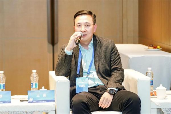 “Li+學社”高端對話：警惕全球化機遇下，鋰電企業的出海挑戰和技術迭代風險