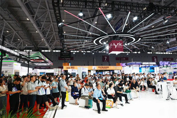 智驅(qū)未來 賦能全球丨利元亨閃耀深圳CIBF2025！
